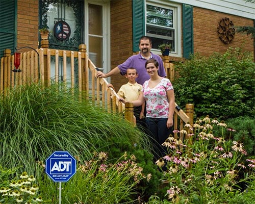Chris, Ainsley and Duncan Collins in front of their Hendsersonville, TN home. Chris, Ainsley and Duncan Collins in front of their Hendsersonville, TN home.